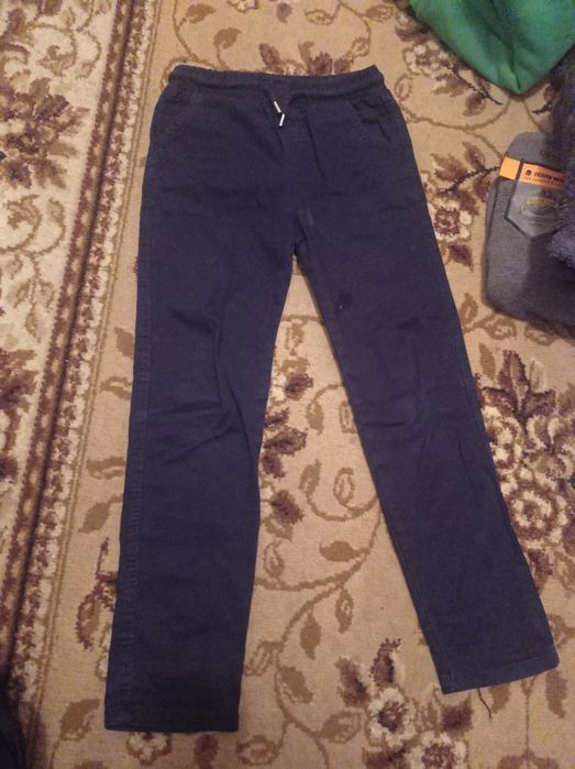 Продам школьные брюки
