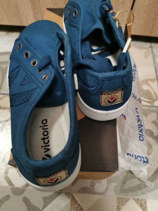 Teniși Victoria  22 cm