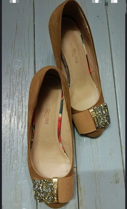 Женская обувь на каблуках