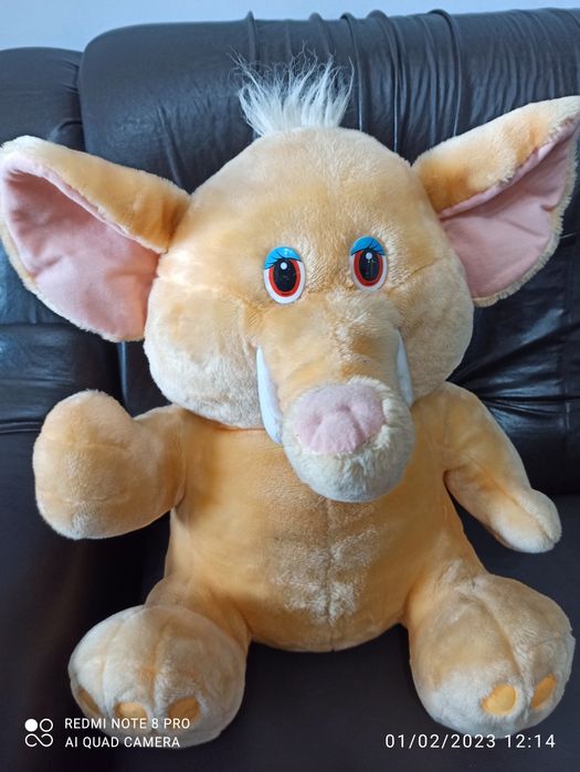 Плюшена играчка слонче