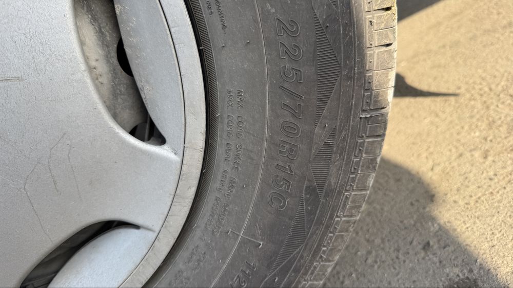 Резина  б.у 225/70/15 С