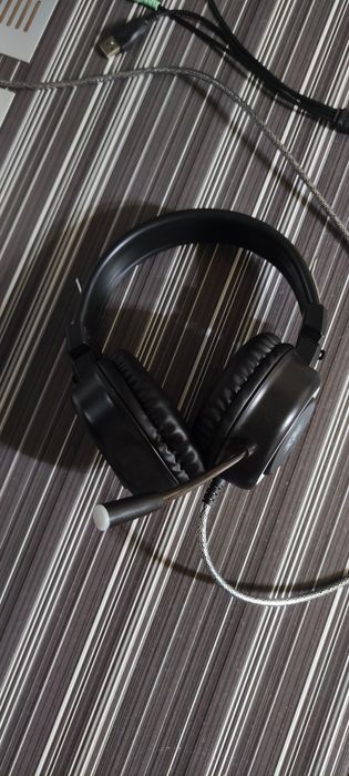 Наушники с микрофоном