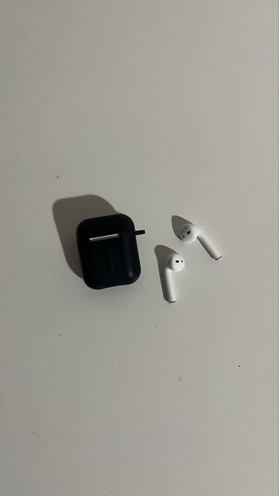 Airpods 2 поколения