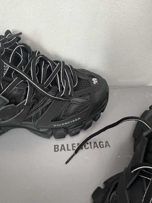 Balenciaga track