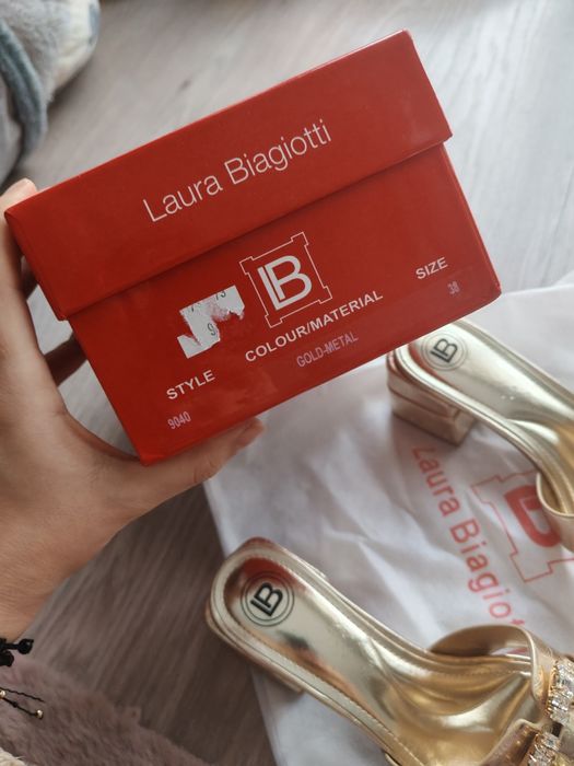 Papuci eleganti Laura Biagiotti