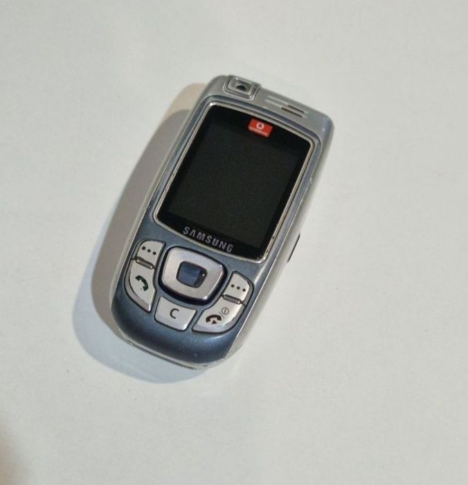 Telefon Samsung pe sina