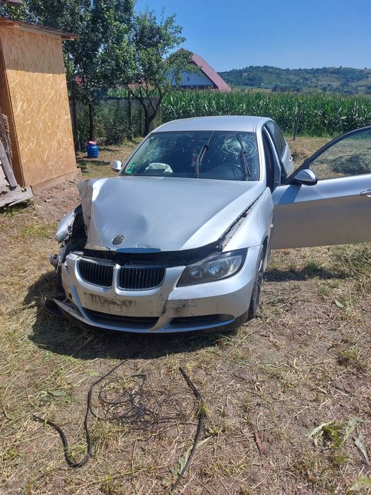 Vând bmw e 90 320 d 163 cp avariat,motor funcțional