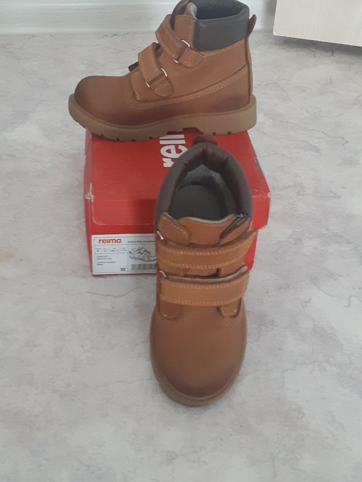 Продам детскую обувь