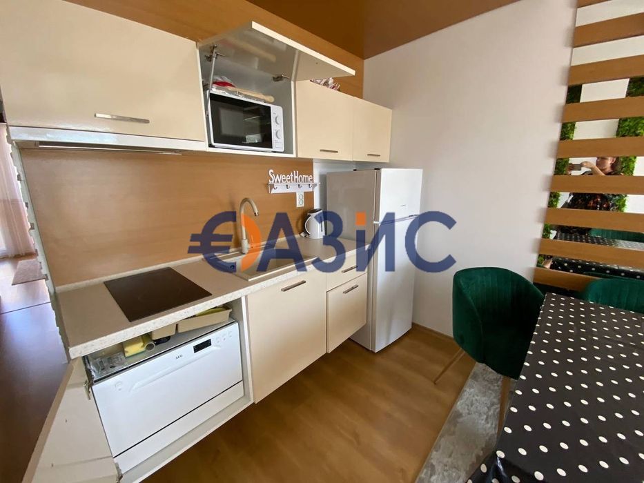 Продава се Тристаен апартамент в к.к. Слънчев бряг - 99 кв.м за 783 €/кв.м - Снимка #2