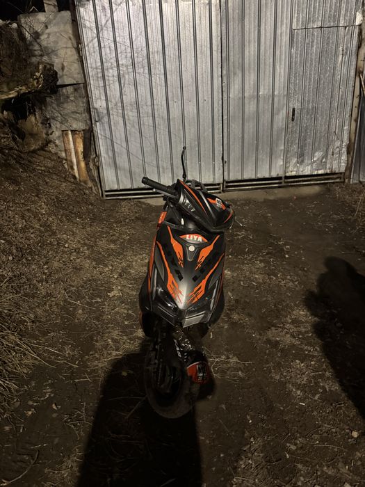 Продам мопед м8 про