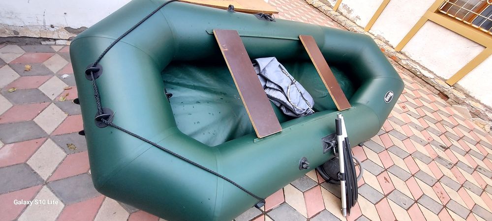 Лодка Инзер 290U продам