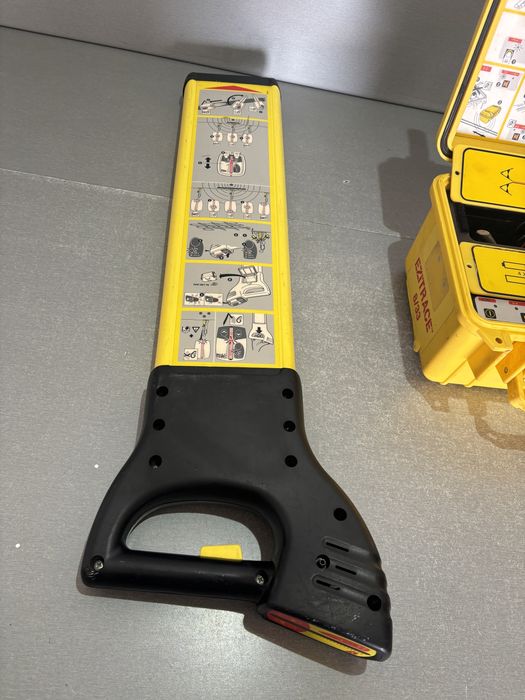 Detector utilitati leica digicat 100 canalizare cabluri electrice conducte apa gaz fibra optica