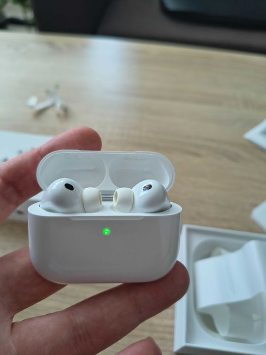 Airpods Pro 3, cu cutie, garantie, luate de la Altex