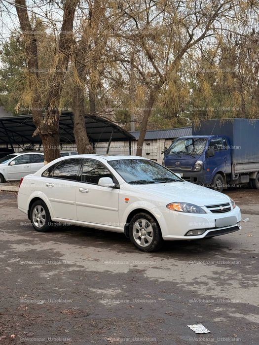 •Gentra 3 AT 2018•