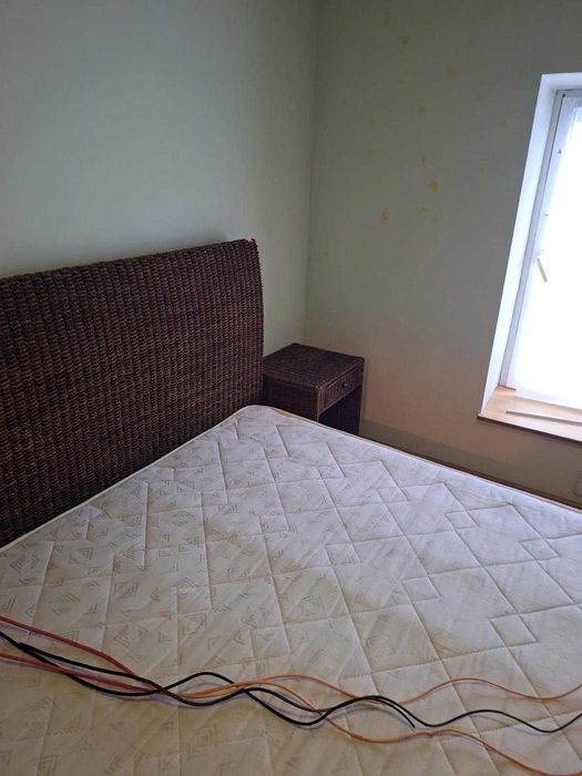 Pat si doua dormiere din ratan