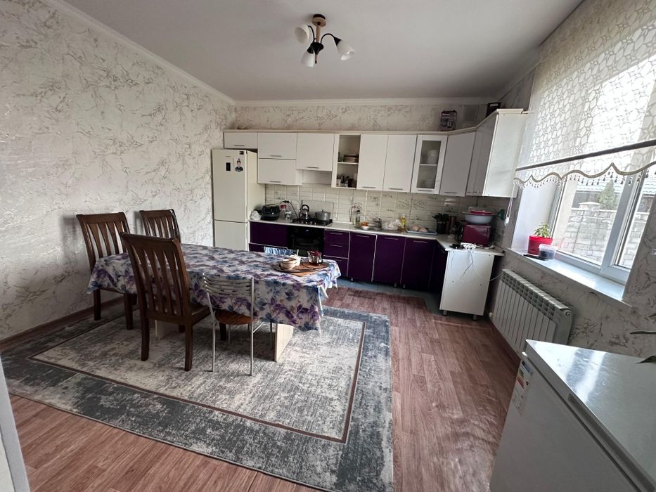 Жер уй сатылады.