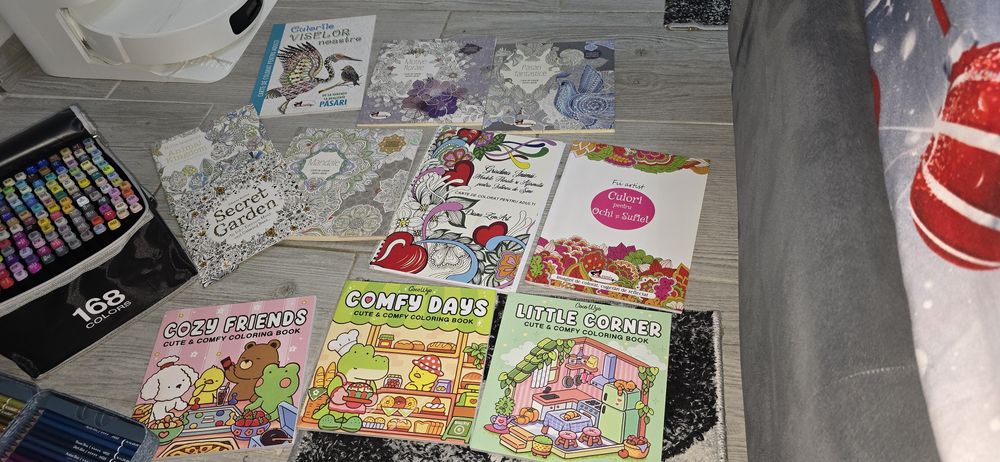 Vând set desenat/colorat