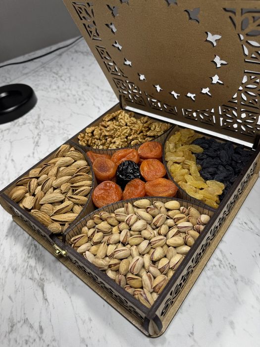 Подарочный набор орехов сухофруктов  chaqchuq quruq meva sovg'a savat
