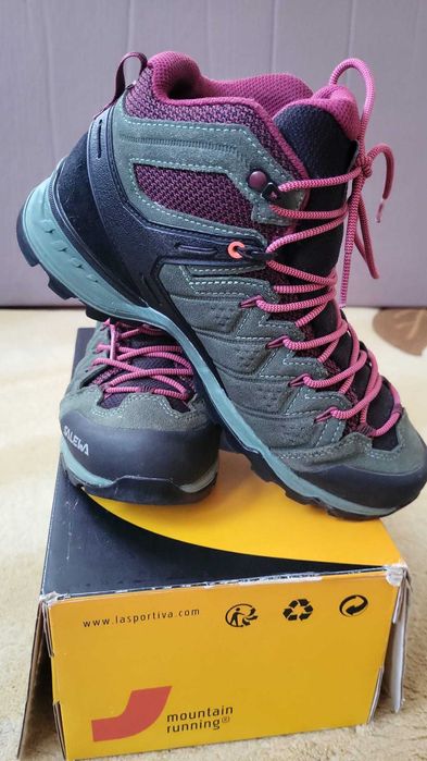 Ghete salewa in stare f buna nr 38,5