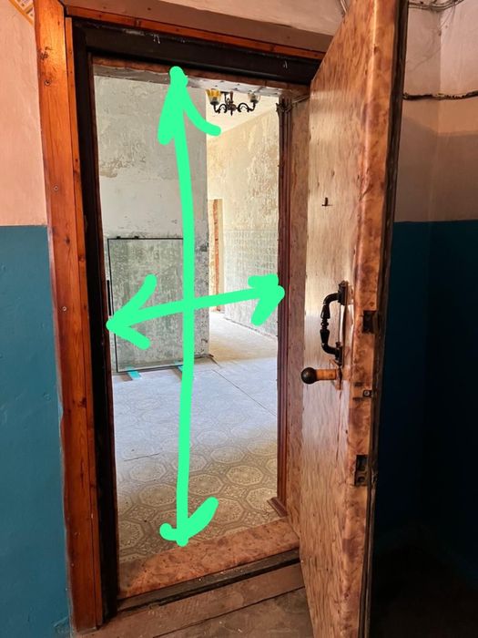 Продам железную дверь