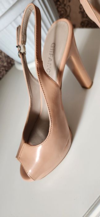 Продам туфли и босоношки