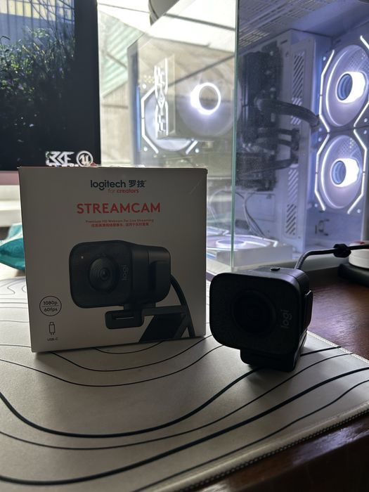 Logitech StreamCam + переходник в подарок