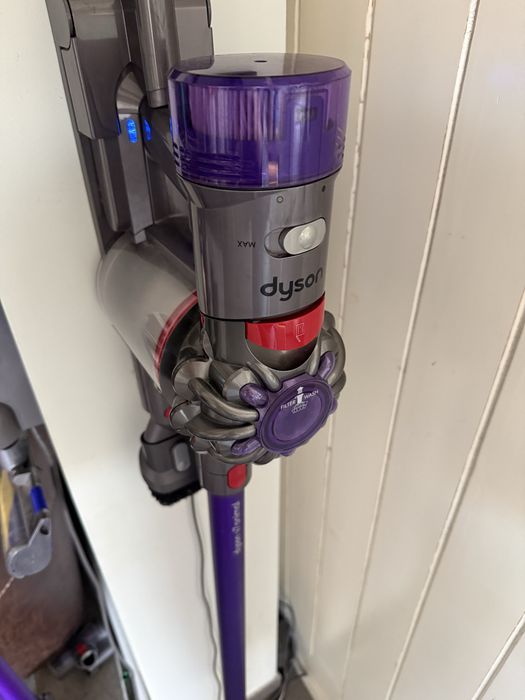 Dyson v8 stare buna