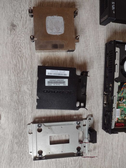 Mini PC  Lenovo ThinkCentre M95p за части или ремонт