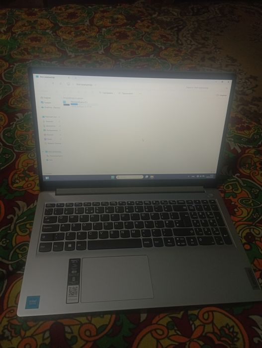 Notbook Lenova yangi