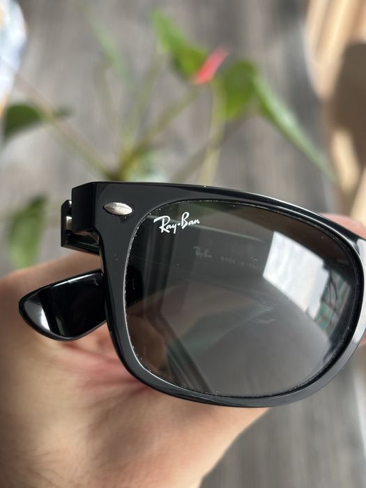 Ray-Ban 2132 New Wayfarer