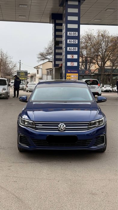 •Volkswagen E-Bora 2019•