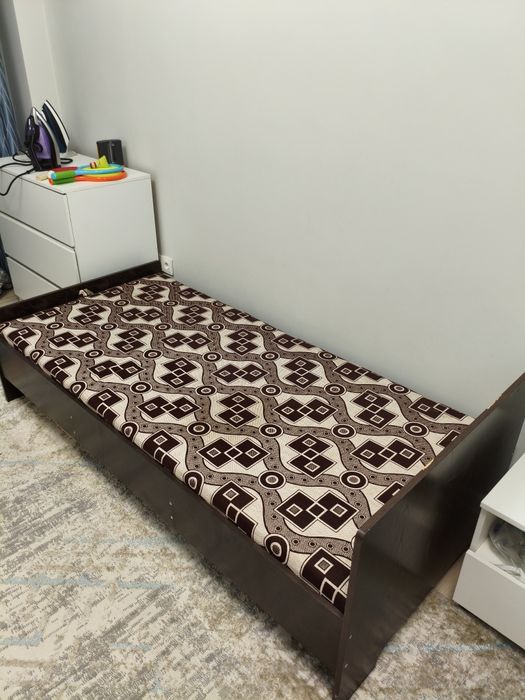 Продам кровать 13000