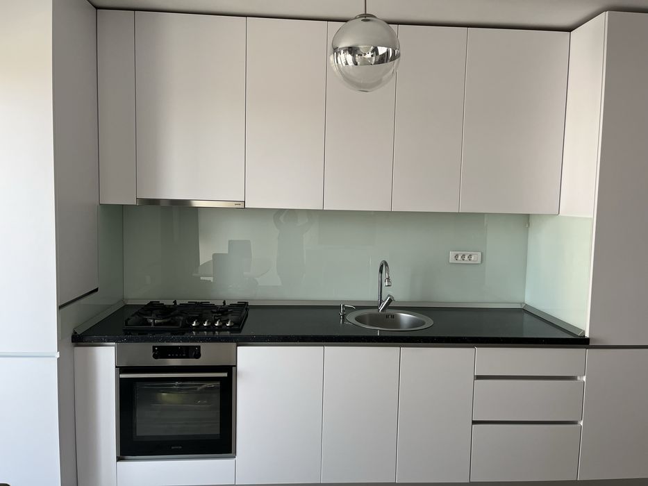 Proprietar inchiriez apart 3camere in bloc nou, cu parcare subterana  la -1  inclusa 680 eur