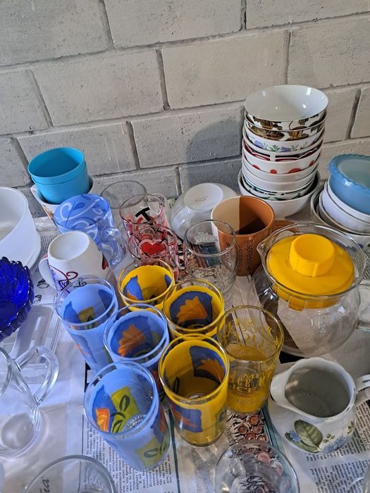 Продам посуду тарелки стаканы