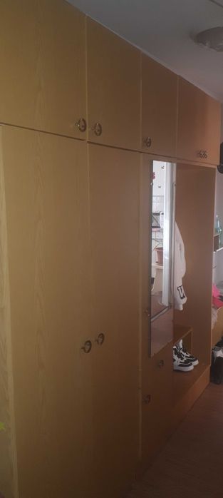 Стенка в прихожую