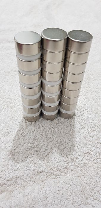 Magneti Neodim N52 foarte puternici  cu diametru 20/10mm