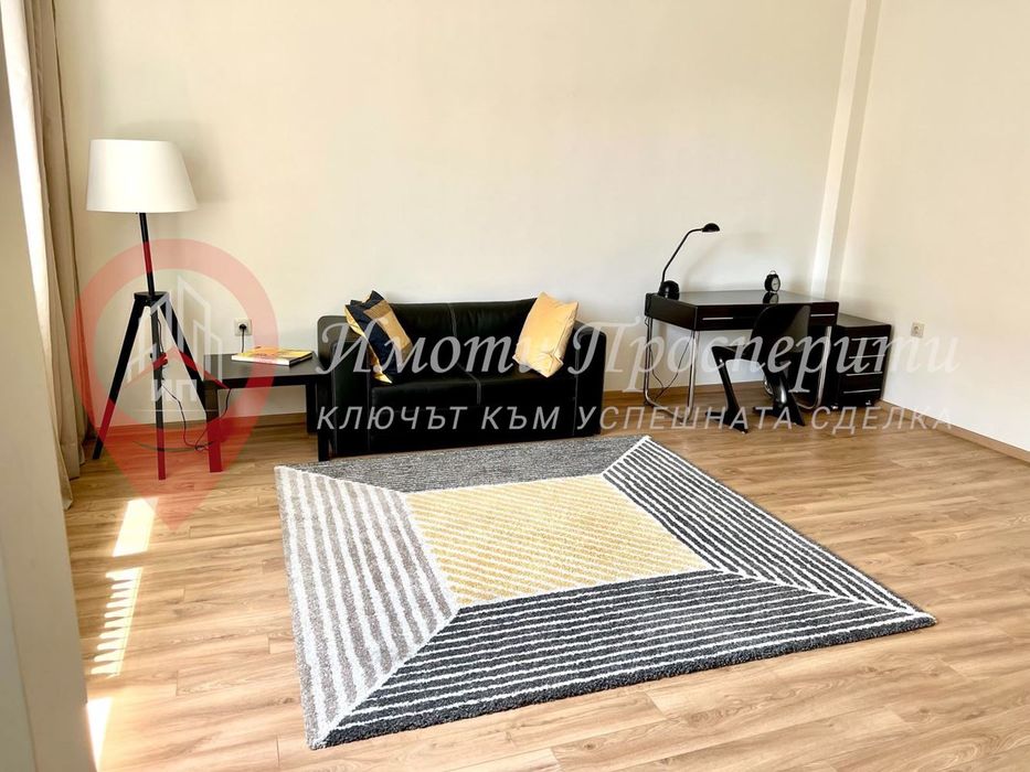 Дава се под наем Тристаен апартамент в София, Център - 85 кв.м за 897.6 € - Снимка #2