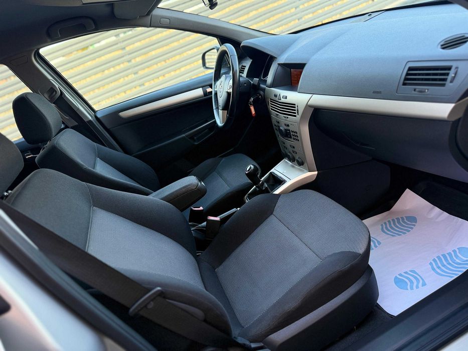 Opel Astra Station Wagon Sport – 1.6 Benzină – 98.000 km