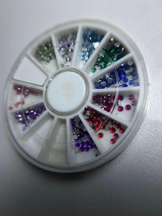 Декор для дизайна ногтей(блёстки,стразы,втирка)