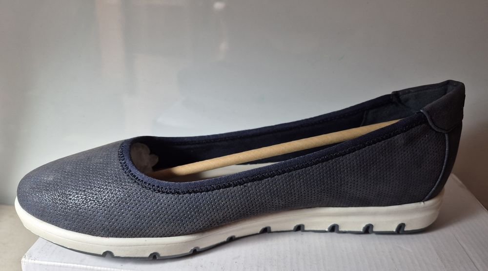 Продам новые балетки.