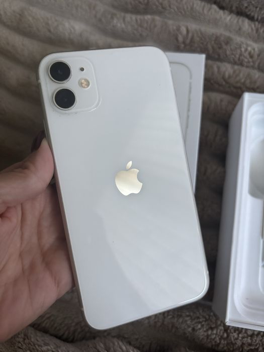 Iphone 11 64GB бял