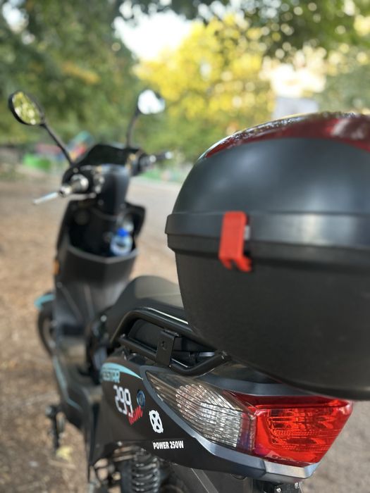 Електрически Скутер Sunra 2000W с документи за регистрация Цената е в Евро