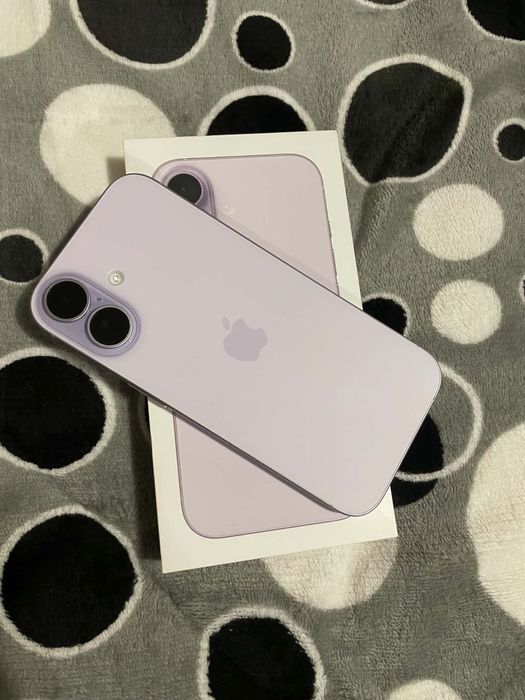 Iphone 17 с гаранция почти нов