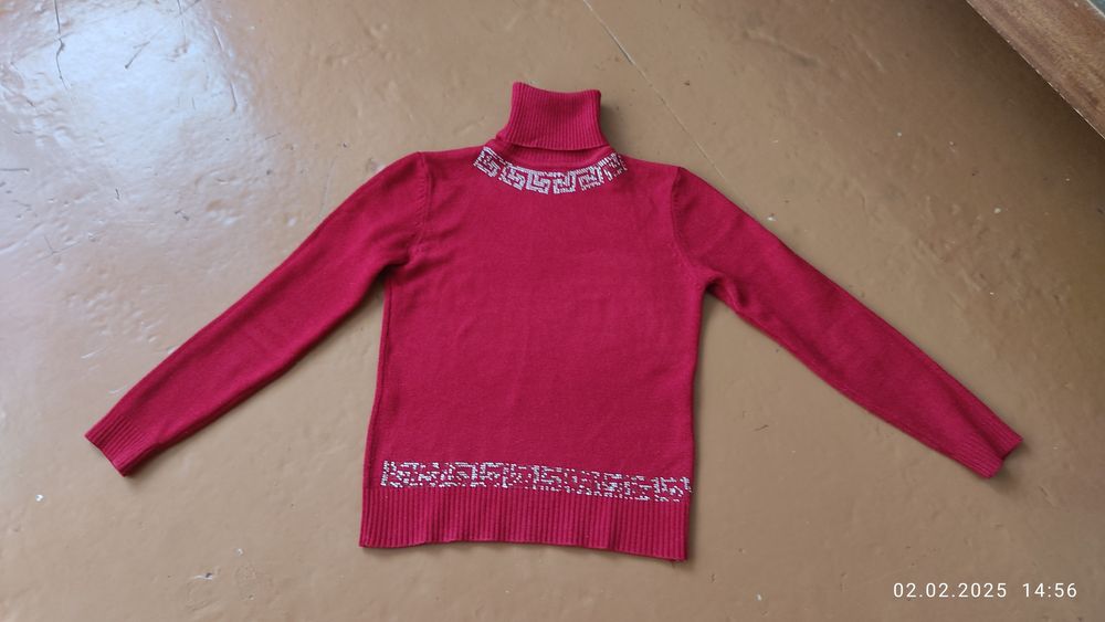 Свитера  женские