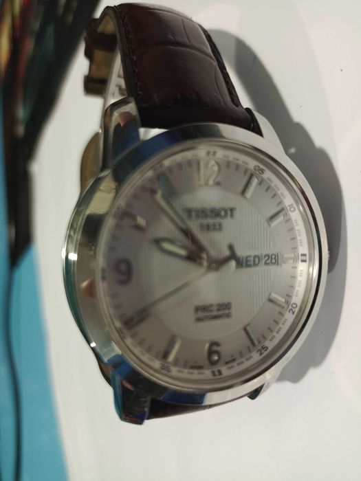 Продаю мужские часы Tissot