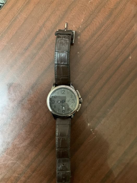 часы GUESS наручные