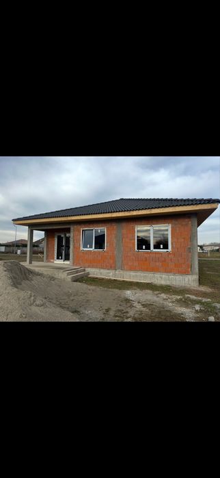 Vand casa in Paulesti semifinisata