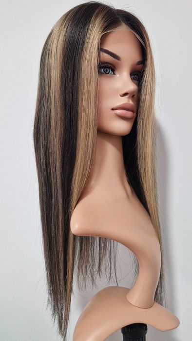 Естествена черна перука с руси кичури - 55 см, дантелена зона 4х4