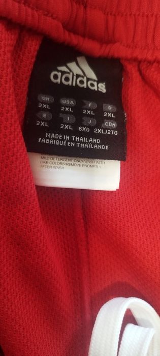 Долнище 2 XL . Adidas.20 евро.
