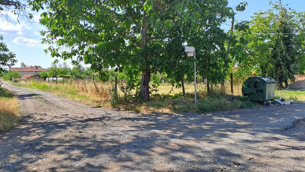 Парцел , дворно място в село Ханово  1526кв.м.